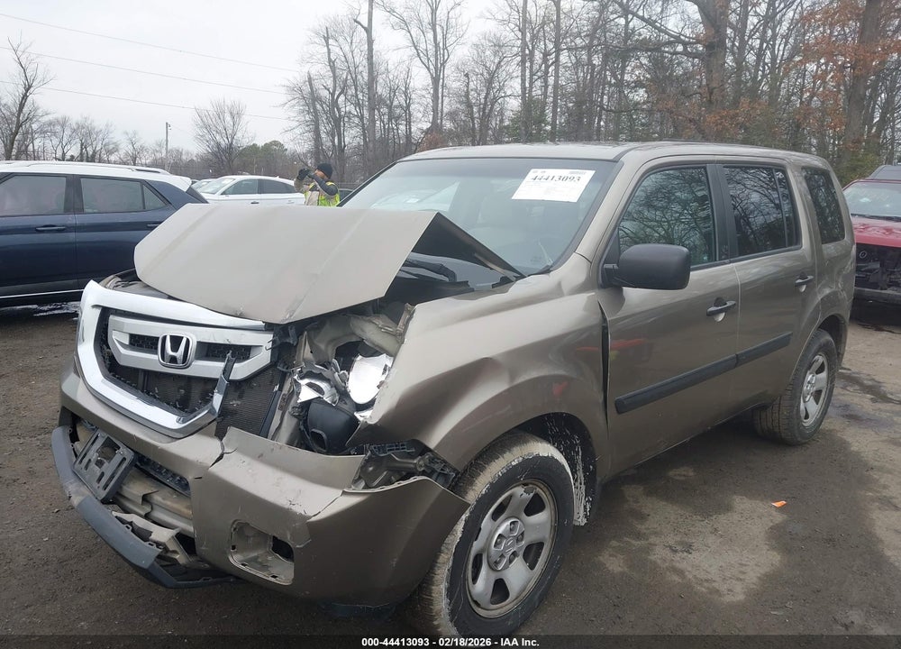 2011 HONDA PILOT LX VIN: 5FNYF4H21BB061909