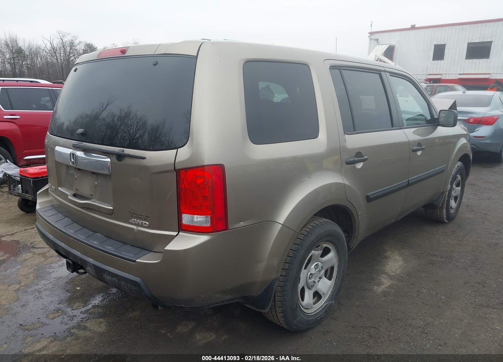 2011 HONDA PILOT LX VIN: 5FNYF4H21BB061909