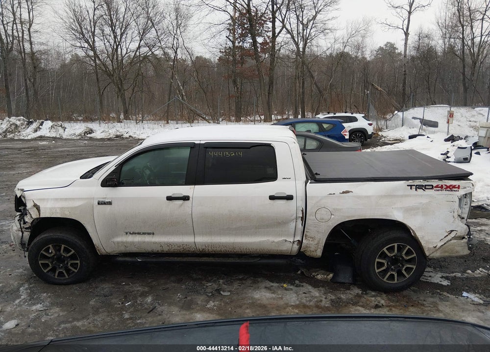 2015 TOYOTA TUNDRA SR5 5.7L V8 VIN: 5TFDY5F13FX485659
