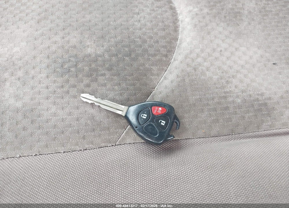2007 TOYOTA RAV4 BASE V6 VIN: JTMBK35V575035932