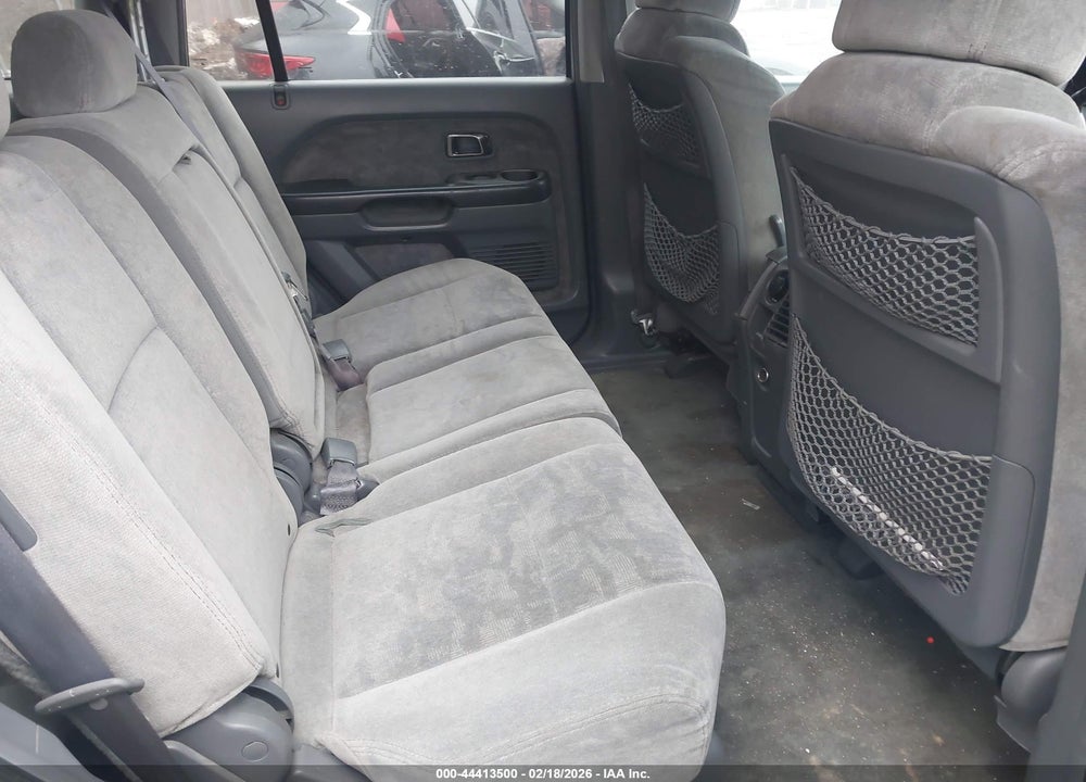 2004 HONDA PILOT EX VIN: 2HKYF18484H585434