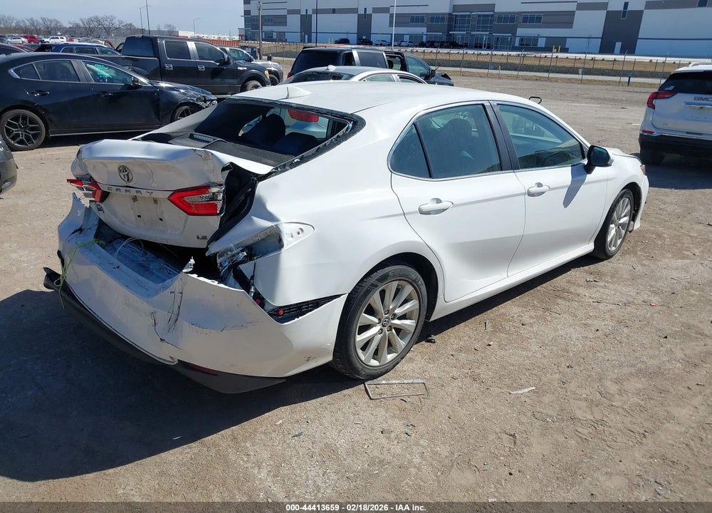 2019 TOYOTA CAMRY LE VIN: 4T1B11HKXKU757576