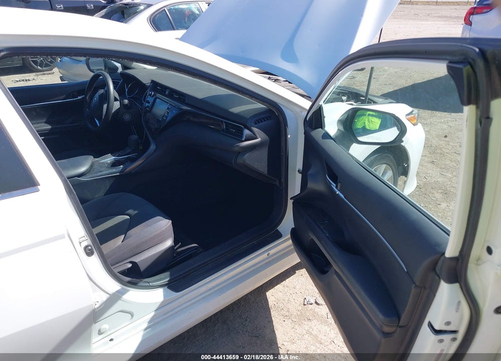 2019 TOYOTA CAMRY LE VIN: 4T1B11HKXKU757576