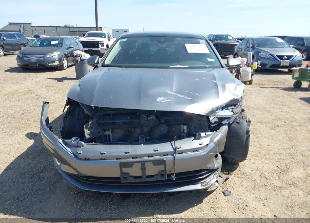 2019 VOLKSWAGEN JETTA 1.4T SEL VIN: 3VWE57BU1KM081121