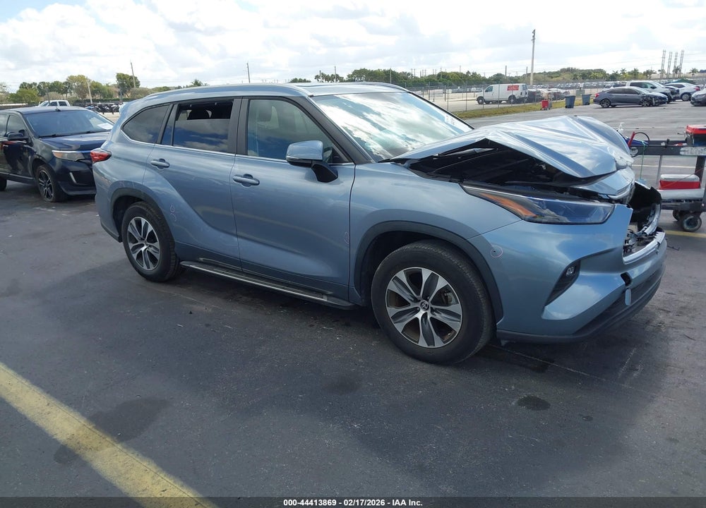 2023 TOYOTA HIGHLANDER XLE VIN: 5TDKDRAH2PS012308