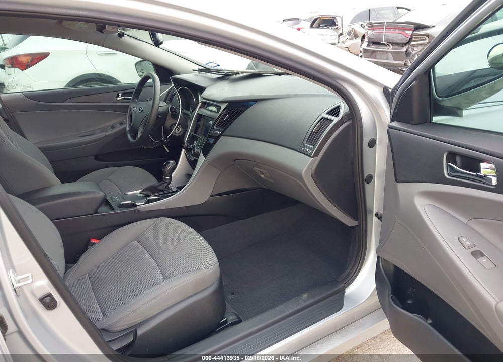 2013 HYUNDAI SONATA GLS VIN: 5NPEB4AC9DH743734