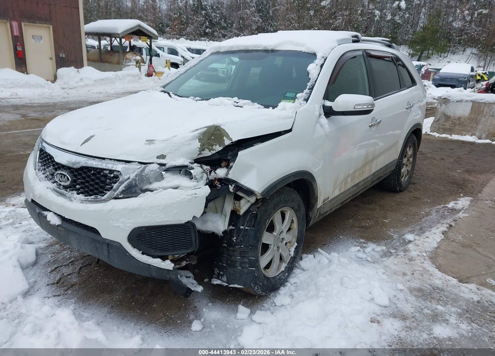 2013 KIA SORENTO LX V6 VIN: 5XYKTDA21DG404836