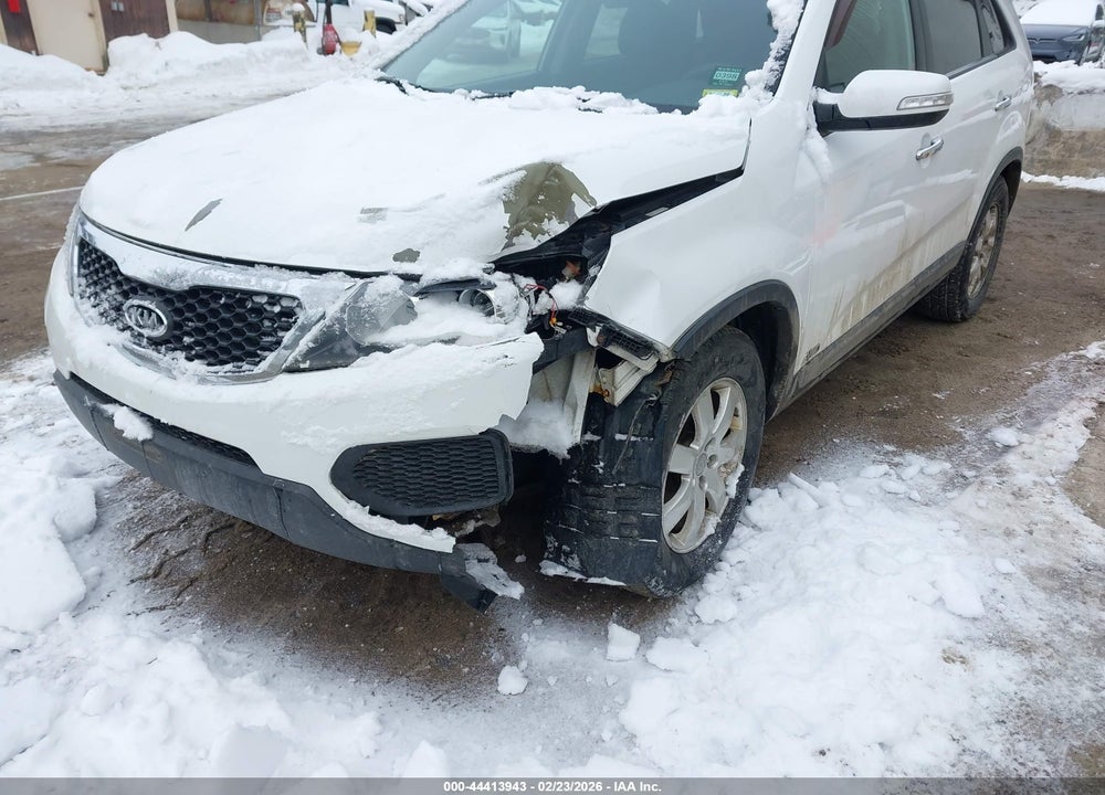 2013 KIA SORENTO LX V6 VIN: 5XYKTDA21DG404836