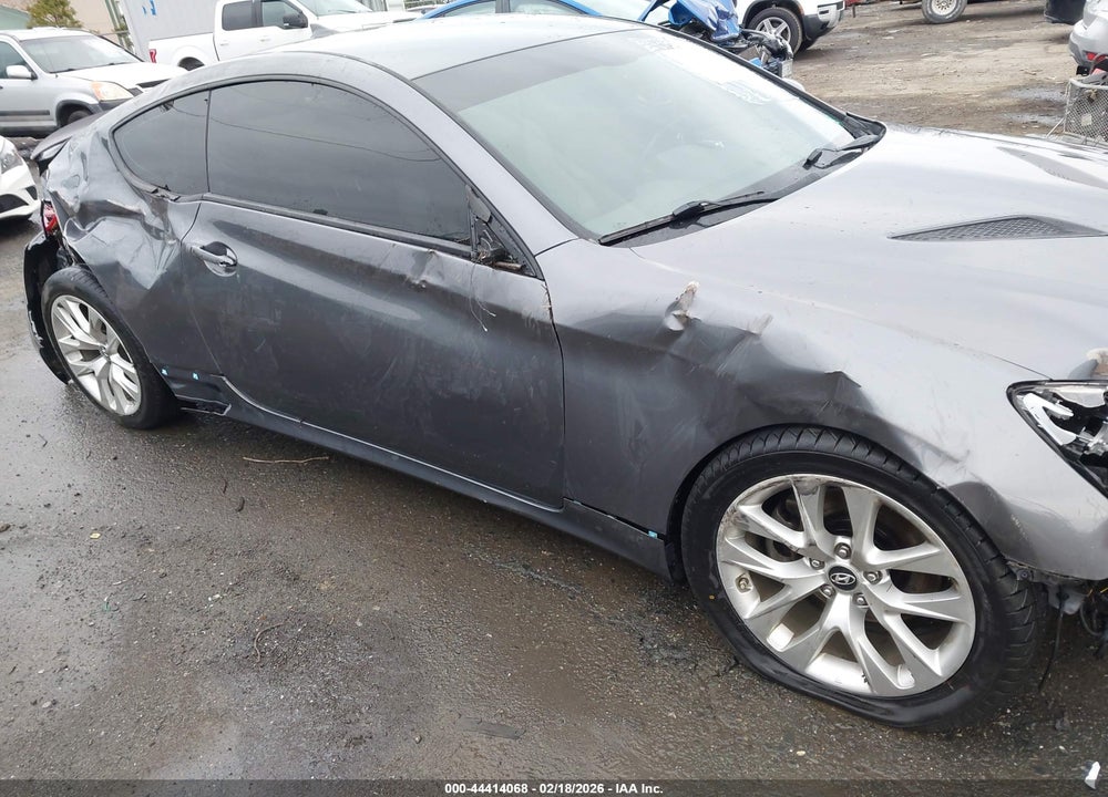 2016 HYUNDAI GENESIS 3.8 BASE VIN: KMHHT6KJ6GU134237