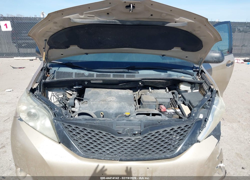 2014 TOYOTA SIENNA L V6 7 PASSENGER VIN: 5TDZK3DCXES477319