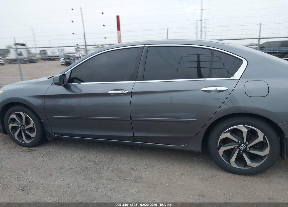 2017 HONDA ACCORD EX-L VIN: 1HGCR2F9XHA244833
