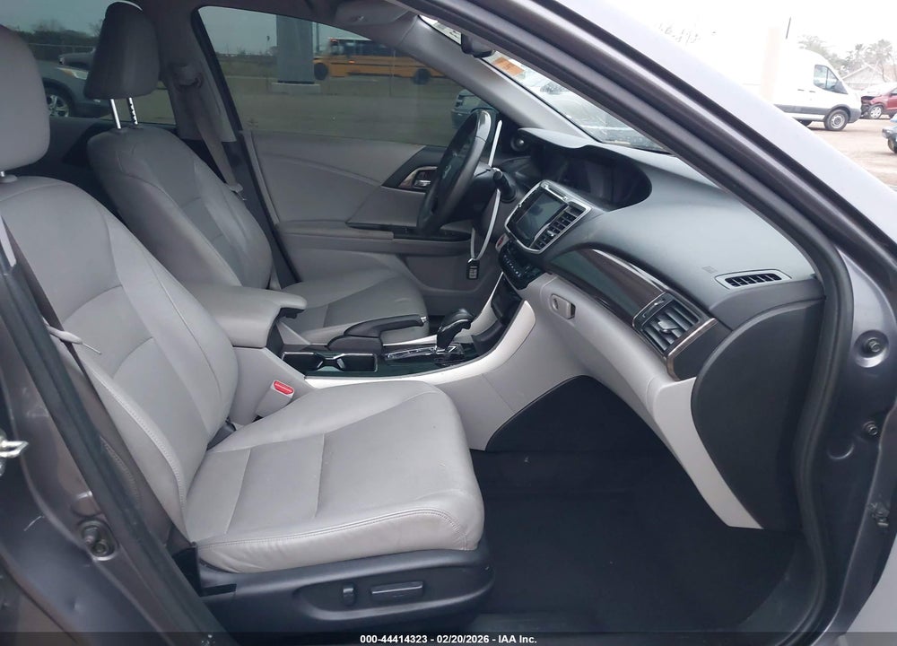 2017 HONDA ACCORD EX-L VIN: 1HGCR2F9XHA244833