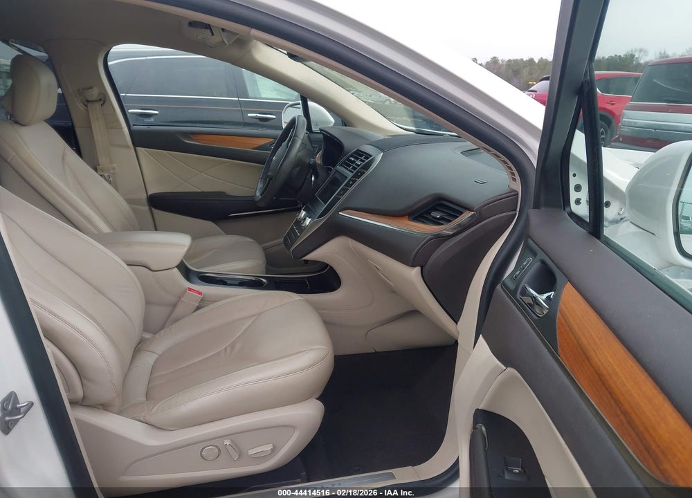 2019 LINCOLN MKC SELECT VIN: 5LMCJ2C97KUL16953