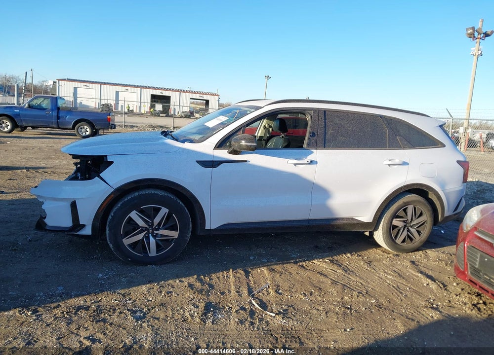 2021 KIA SORENTO S VIN: 5XYRL4LC6MG020930