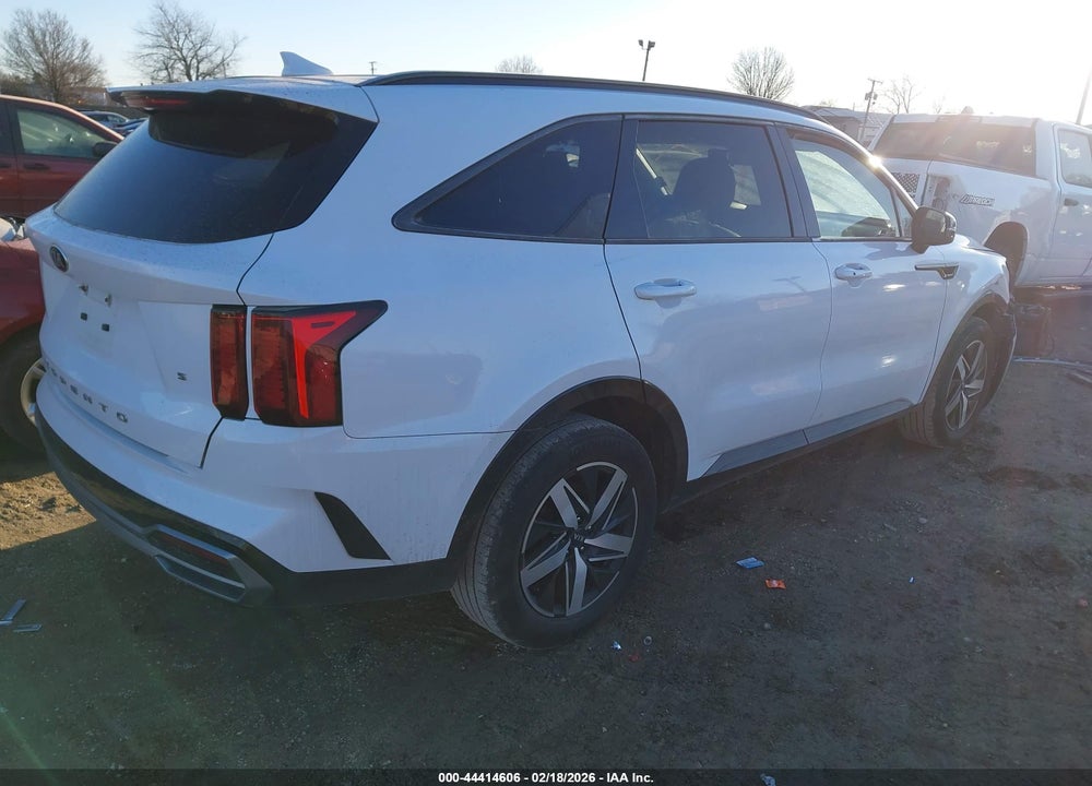 2021 KIA SORENTO S VIN: 5XYRL4LC6MG020930