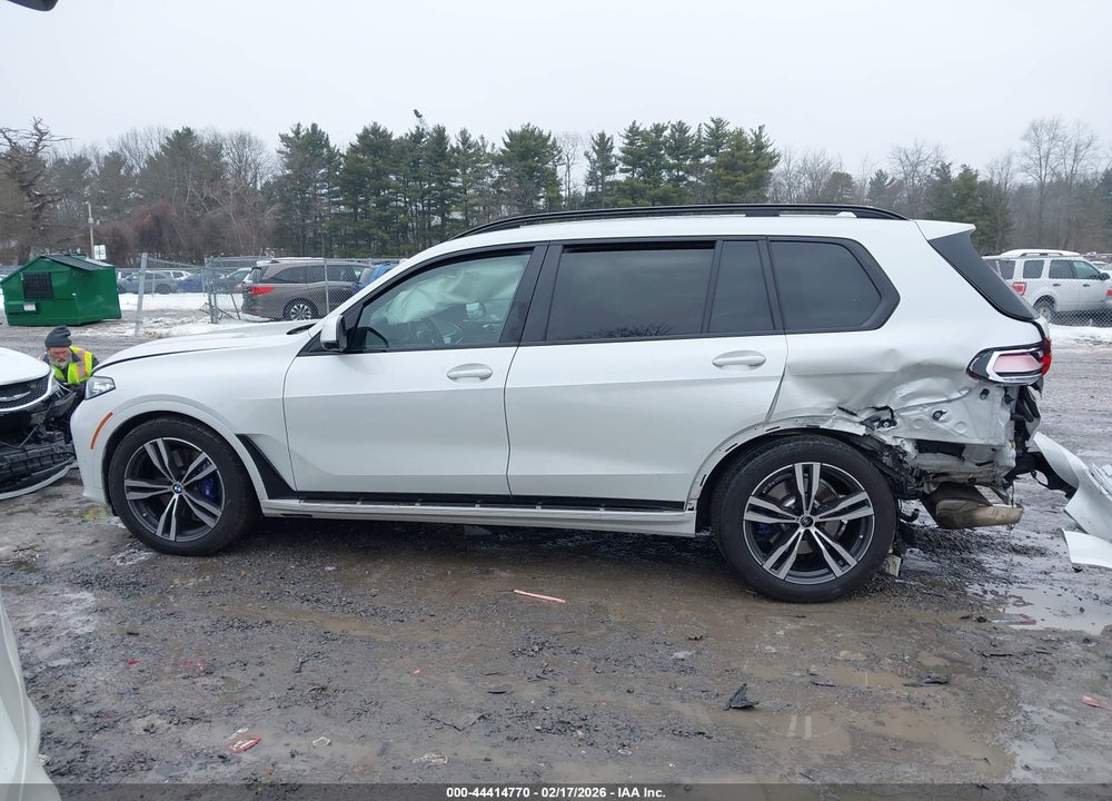 2022 BMW X7 XDRIVE40I VIN: 5UXCW2C08N9K86717