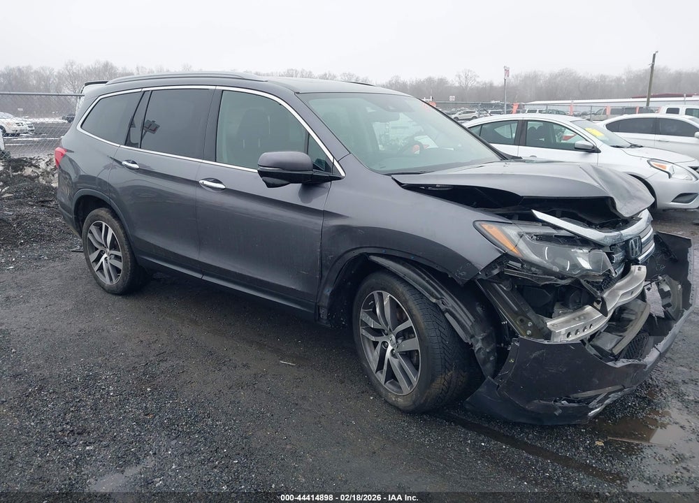 2017 HONDA PILOT TOURING VIN: 5FNYF6H98HB020033