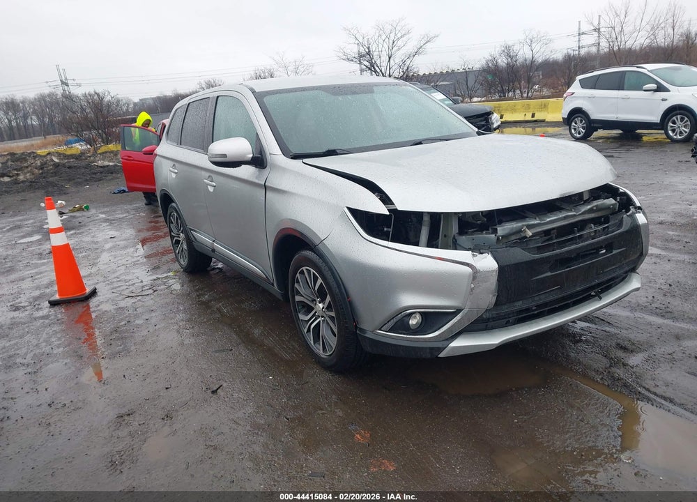 2018 MITSUBISHI OUTLANDER ES/LE/SE/SEL VIN: JA4AZ3A31JZ070571