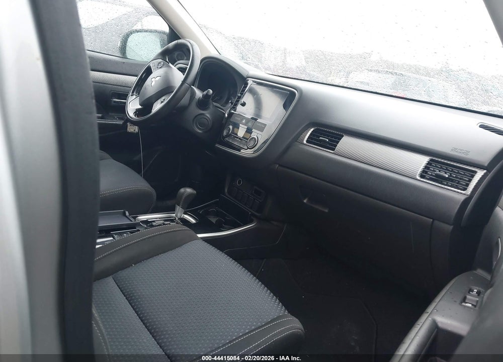 2018 MITSUBISHI OUTLANDER ES/LE/SE/SEL VIN: JA4AZ3A31JZ070571