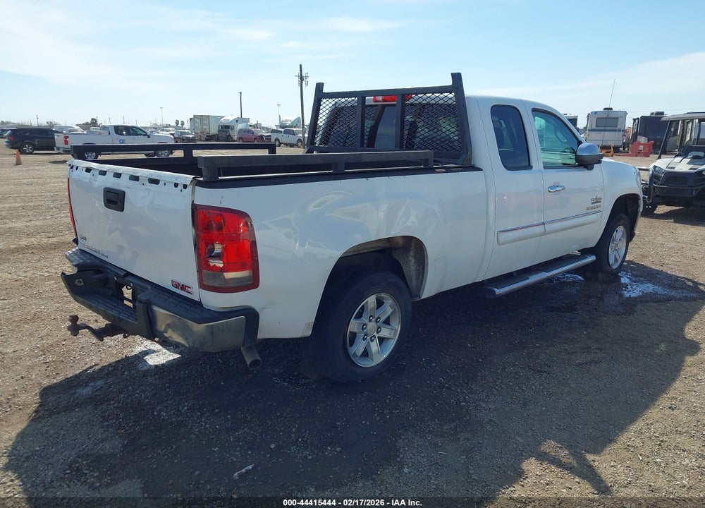 2011 GMC SIERRA 1500 SLE VIN: 1GTR1VE06BZ438398