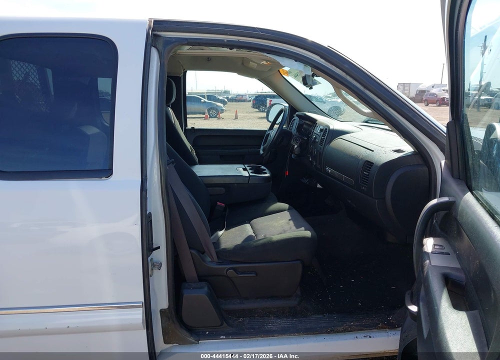2011 GMC SIERRA 1500 SLE VIN: 1GTR1VE06BZ438398