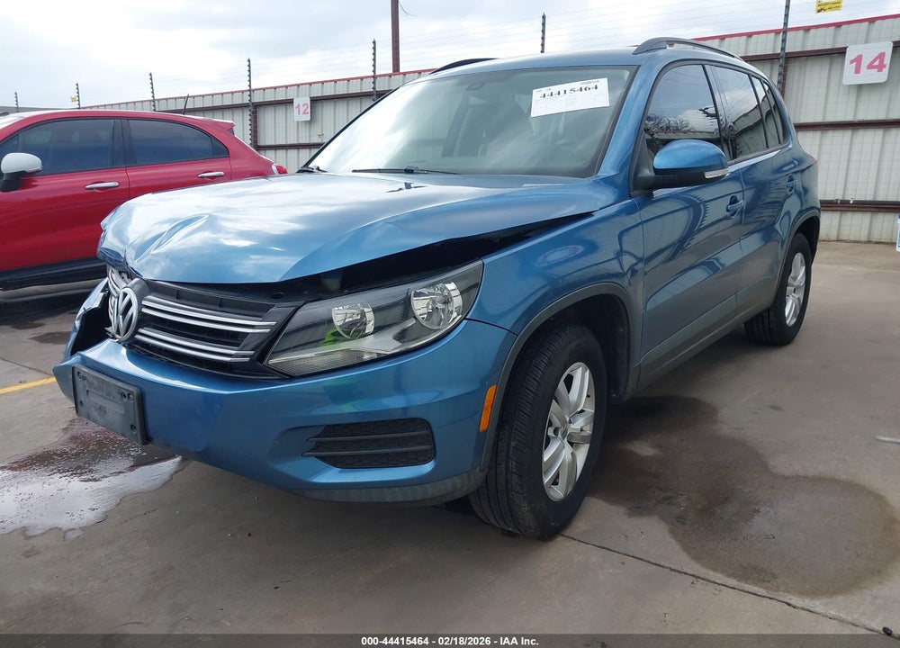2017 VOLKSWAGEN TIGUAN VIN: WVGAV7AX7HK038850