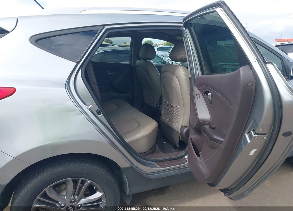 2015 HYUNDAI TUCSON SE VIN: KM8JUCAG6FU068371