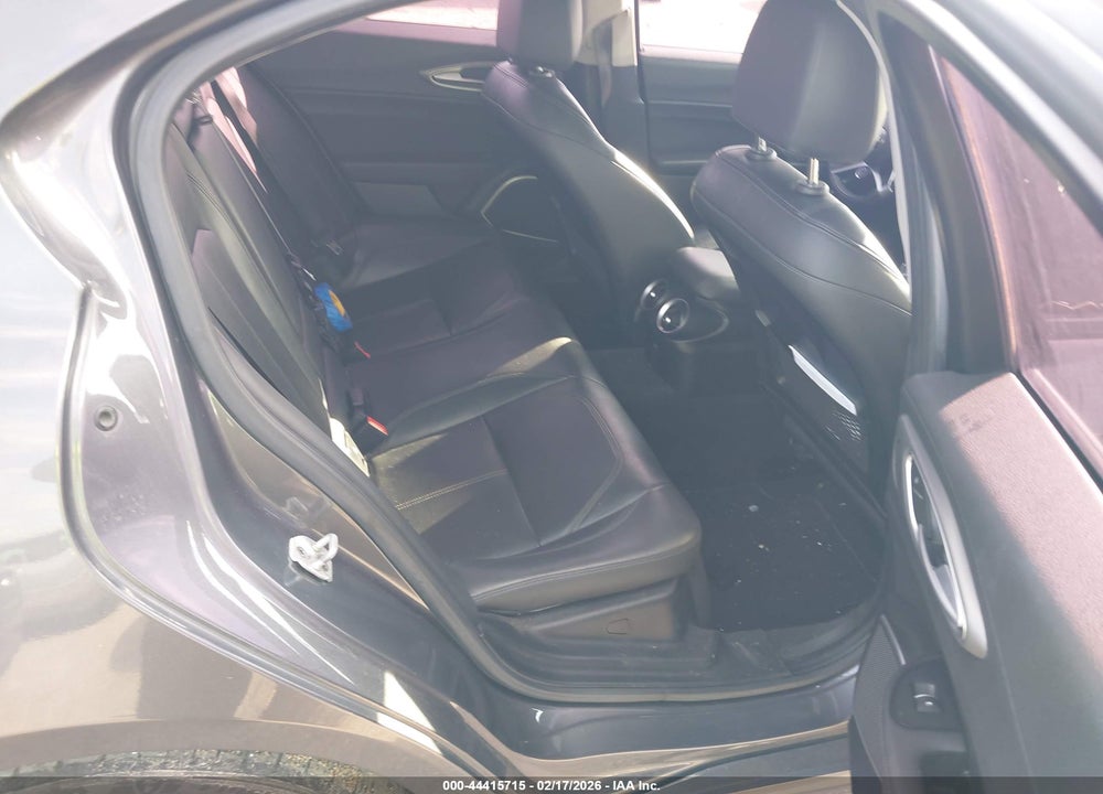 2017 ALFA ROMEO GIULIA RWD VIN: ZARFAEBN2H7555960