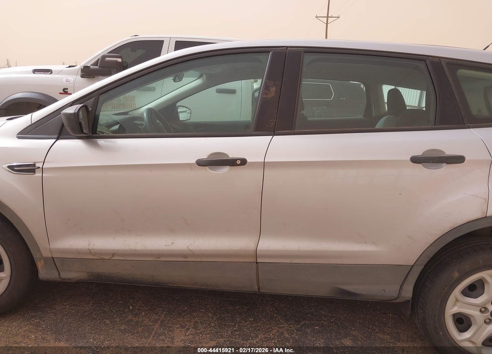 2019 FORD ESCAPE S VIN: 1FMCU0F71KUB06406