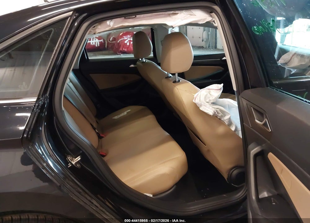 2019 VOLKSWAGEN JETTA 1.4T SEL VIN: 3VWEB7BUXKM156892