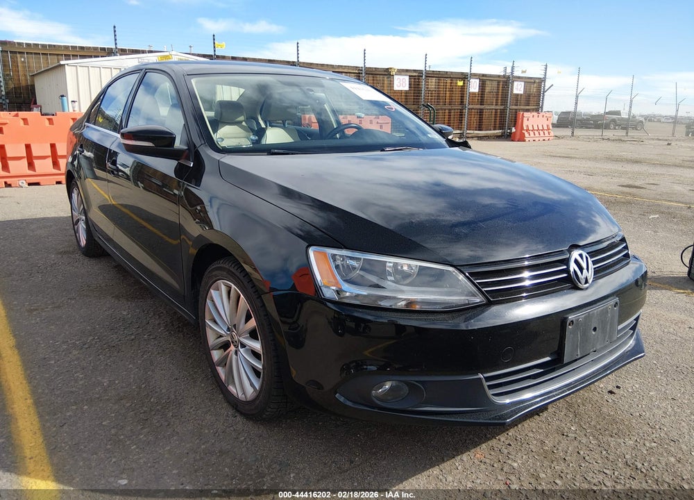 2014 VOLKSWAGEN JETTA 1.8T SEL VIN: 3VWL17AJ2EM375139