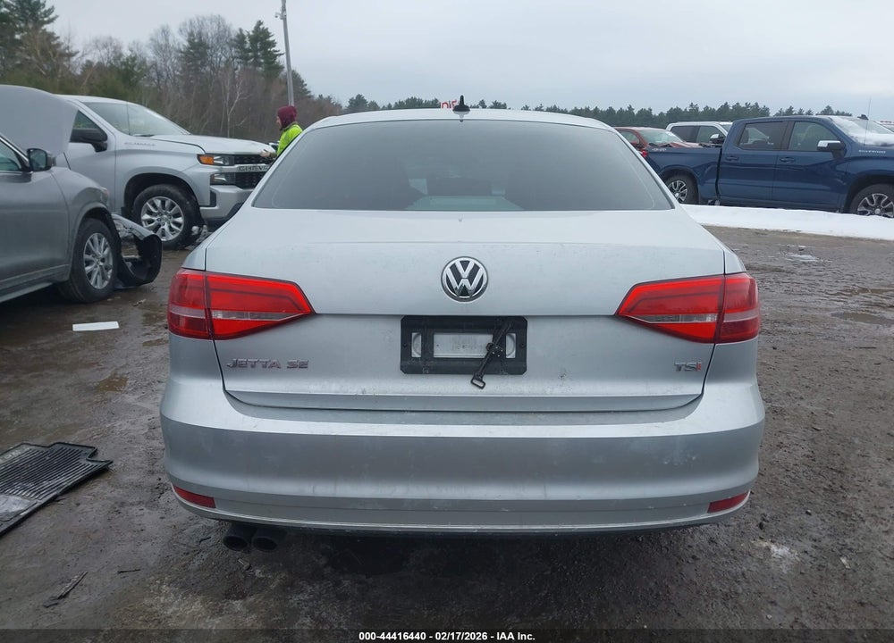 2015 VOLKSWAGEN JETTA 1.8T SE VIN: 3VWD17AJ2FM209029