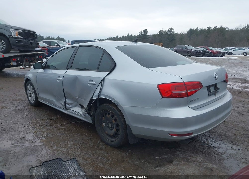2015 VOLKSWAGEN JETTA 1.8T SE VIN: 3VWD17AJ2FM209029
