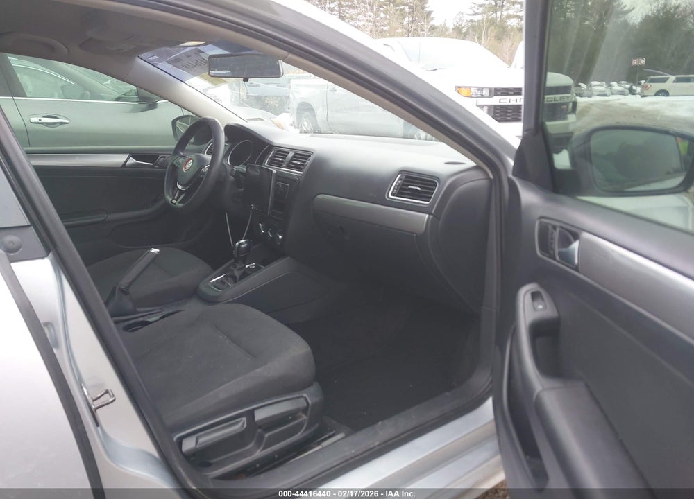 2015 VOLKSWAGEN JETTA 1.8T SE VIN: 3VWD17AJ2FM209029