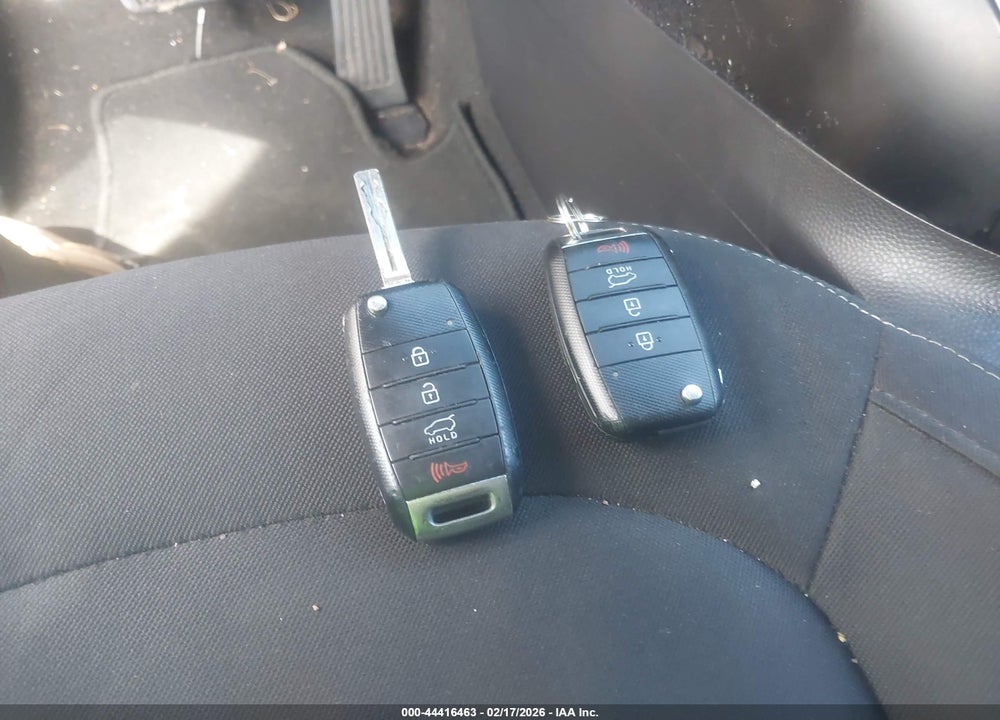 2016 KIA SOUL VIN: KNDJN2A25G7851102