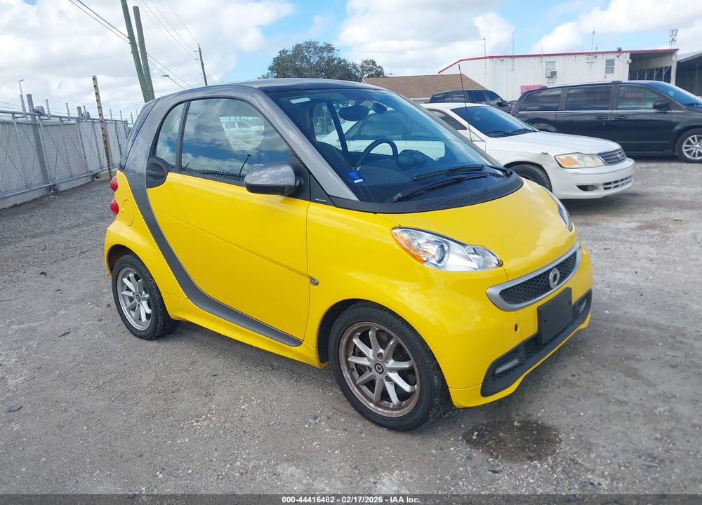 2015 SMART FORTWO ELECTRIC DRIVE PASSION VIN: WMEEJ9AA0FK836551