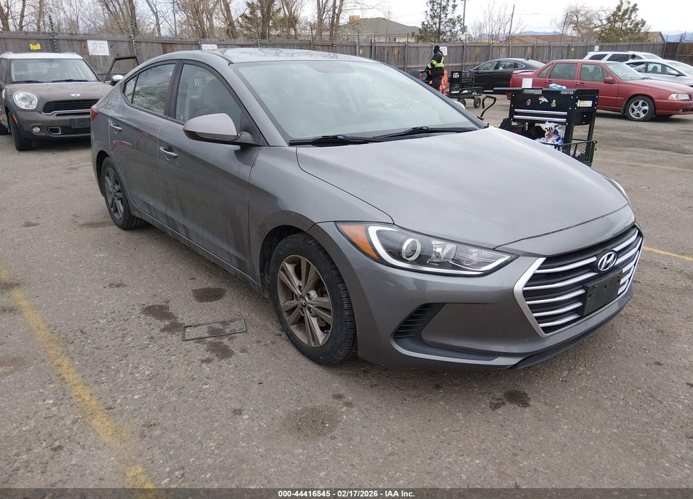 2018 HYUNDAI ELANTRA SEL VIN: 5NPD84LF5JH330920