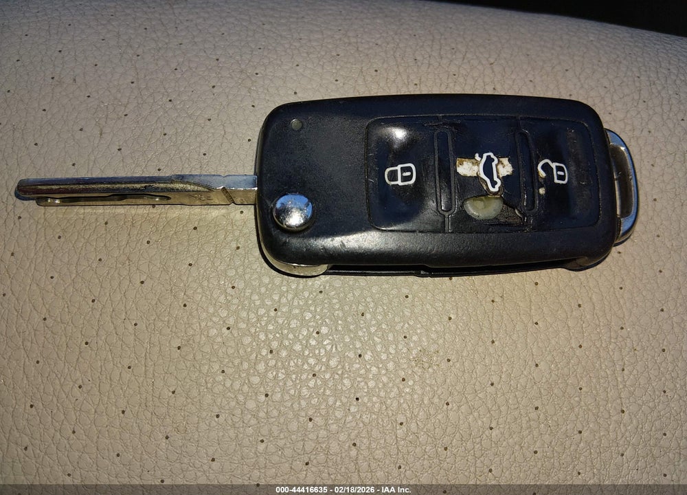2012 VOLKSWAGEN JETTA 2.5L SE VIN: 3VWDP7AJ2CM469702
