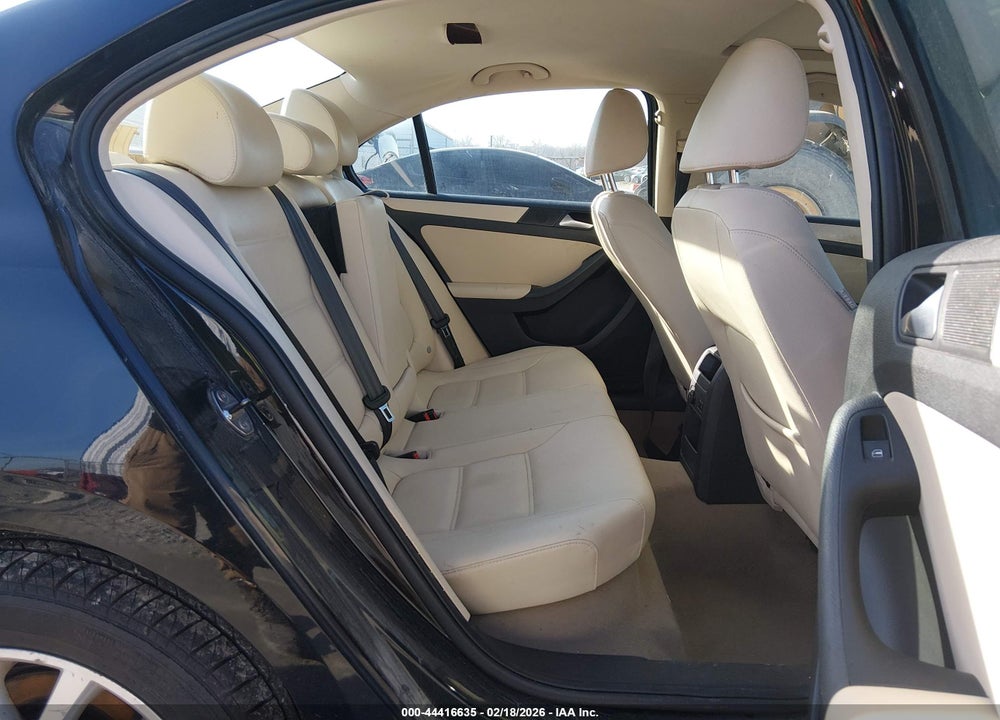 2012 VOLKSWAGEN JETTA 2.5L SE VIN: 3VWDP7AJ2CM469702