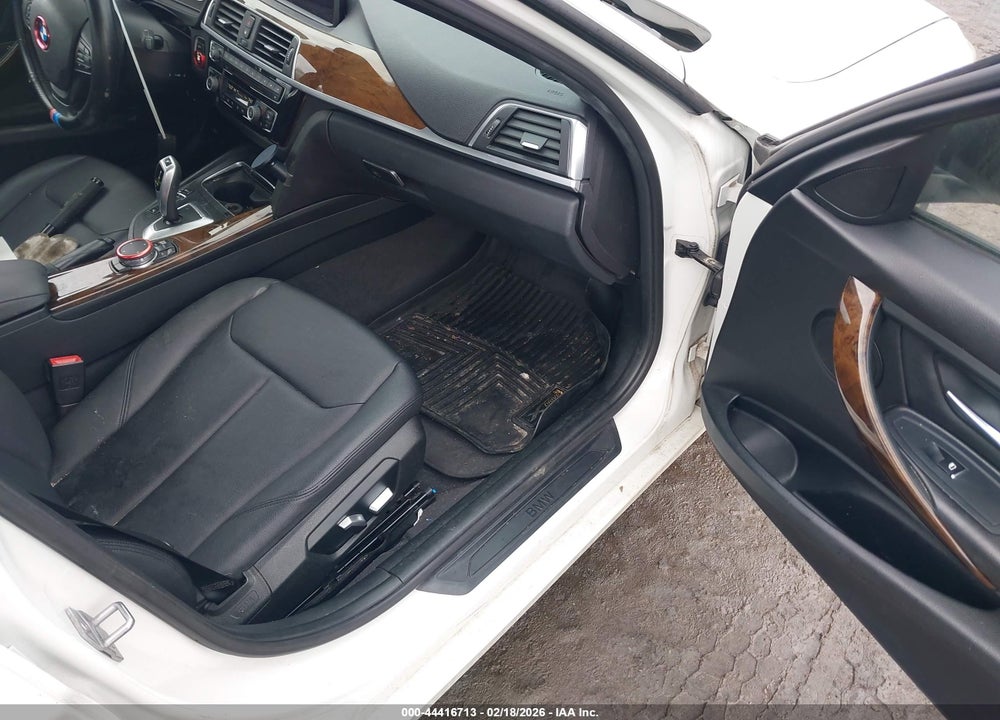2017 BMW 320I XDRIVE VIN: WBA8E5G52HNU42308