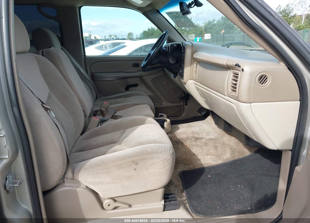 2004 CHEVROLET TAHOE LS VIN: 1GNEC13V64R262821