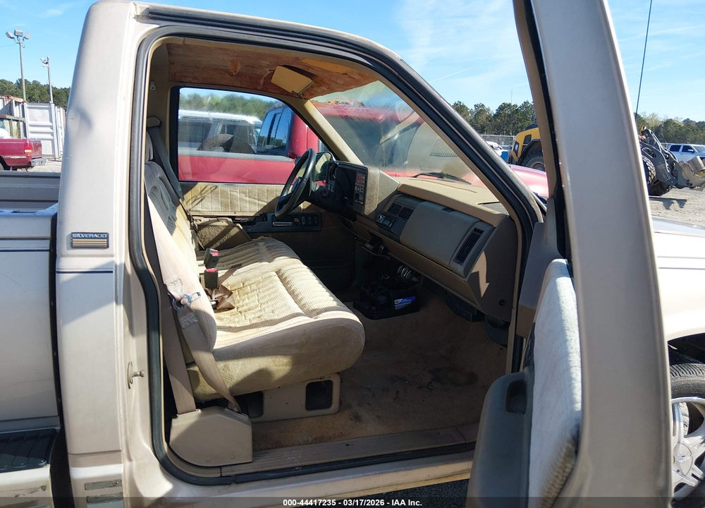 1992 CHEVROLET GMT-400 C1500 VIN: 1GCDC14K3NZ175601