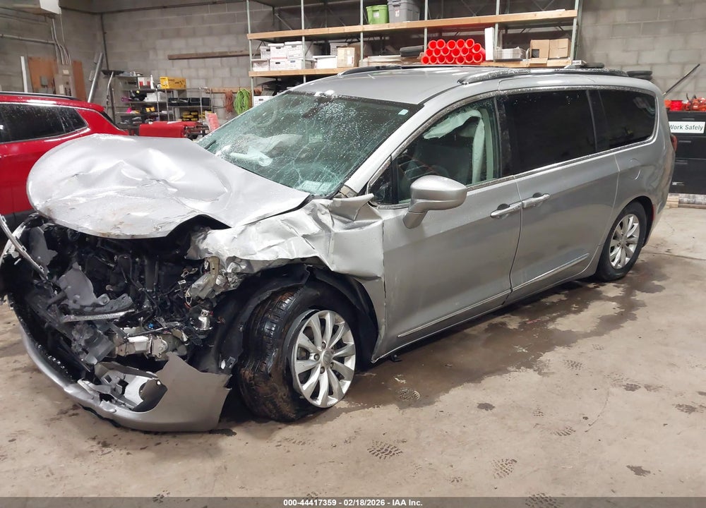 2018 CHRYSLER PACIFICA TOURING L VIN: 2C4RC1BG3JR119229