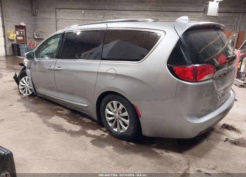 2018 CHRYSLER PACIFICA TOURING L VIN: 2C4RC1BG3JR119229