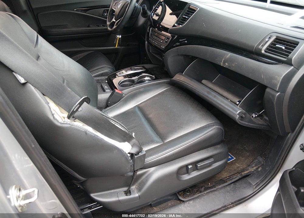 2019 HONDA PASSPORT TOURING VIN: 5FNYF7H95KB004174