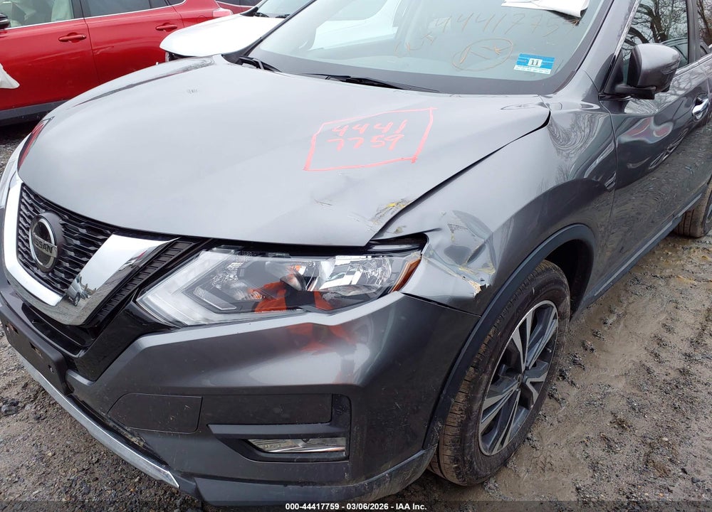 2018 NISSAN ROGUE SL VIN: 5N1AT2MV0JC729169