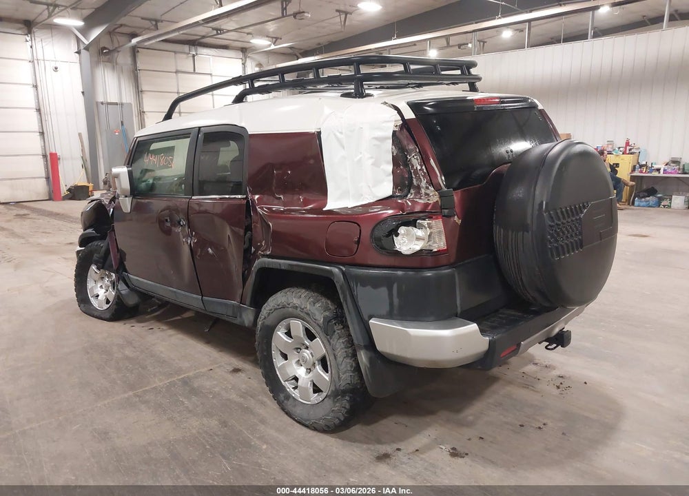 2007 TOYOTA FJ CRUISER VIN: JTEBU11F770023724