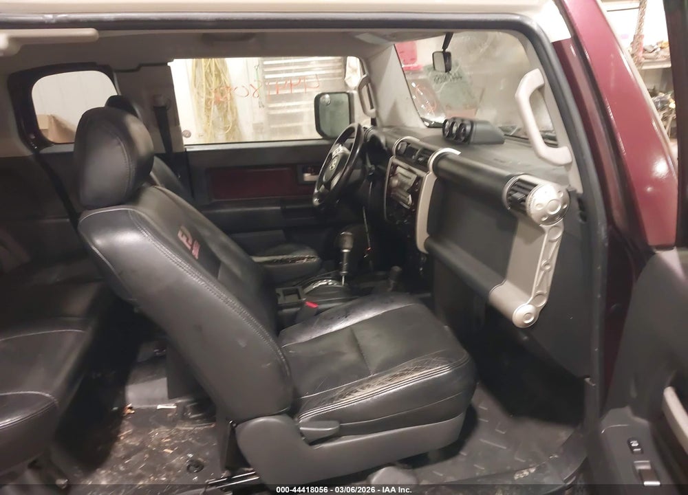 2007 TOYOTA FJ CRUISER VIN: JTEBU11F770023724