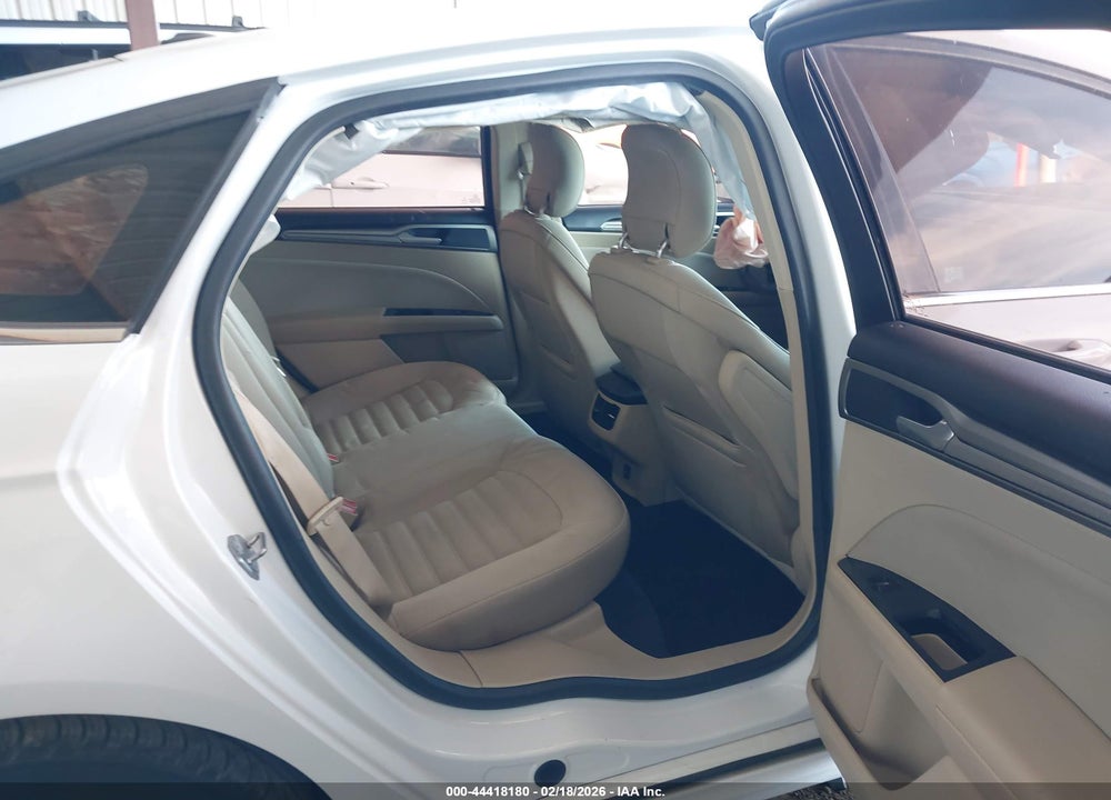 2015 FORD FUSION SE VIN: 1FA6P0H7XF5107677