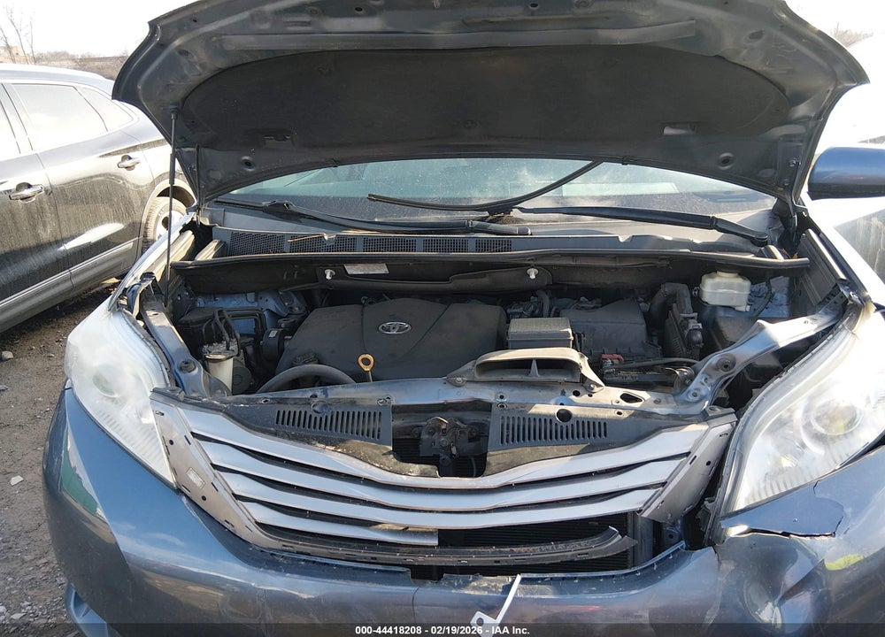2017 TOYOTA SIENNA XLE 8 PASSENGER VIN: 5TDYZ3DC4HS891675
